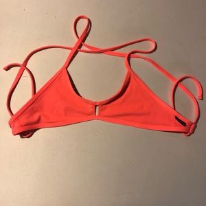 JOLYN VENT TOP MEDIUM TIE BACK CORAL COLOR
